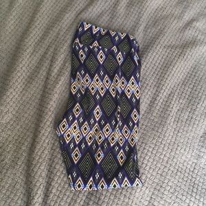 Lularoe TC leggings + free item (read descript)